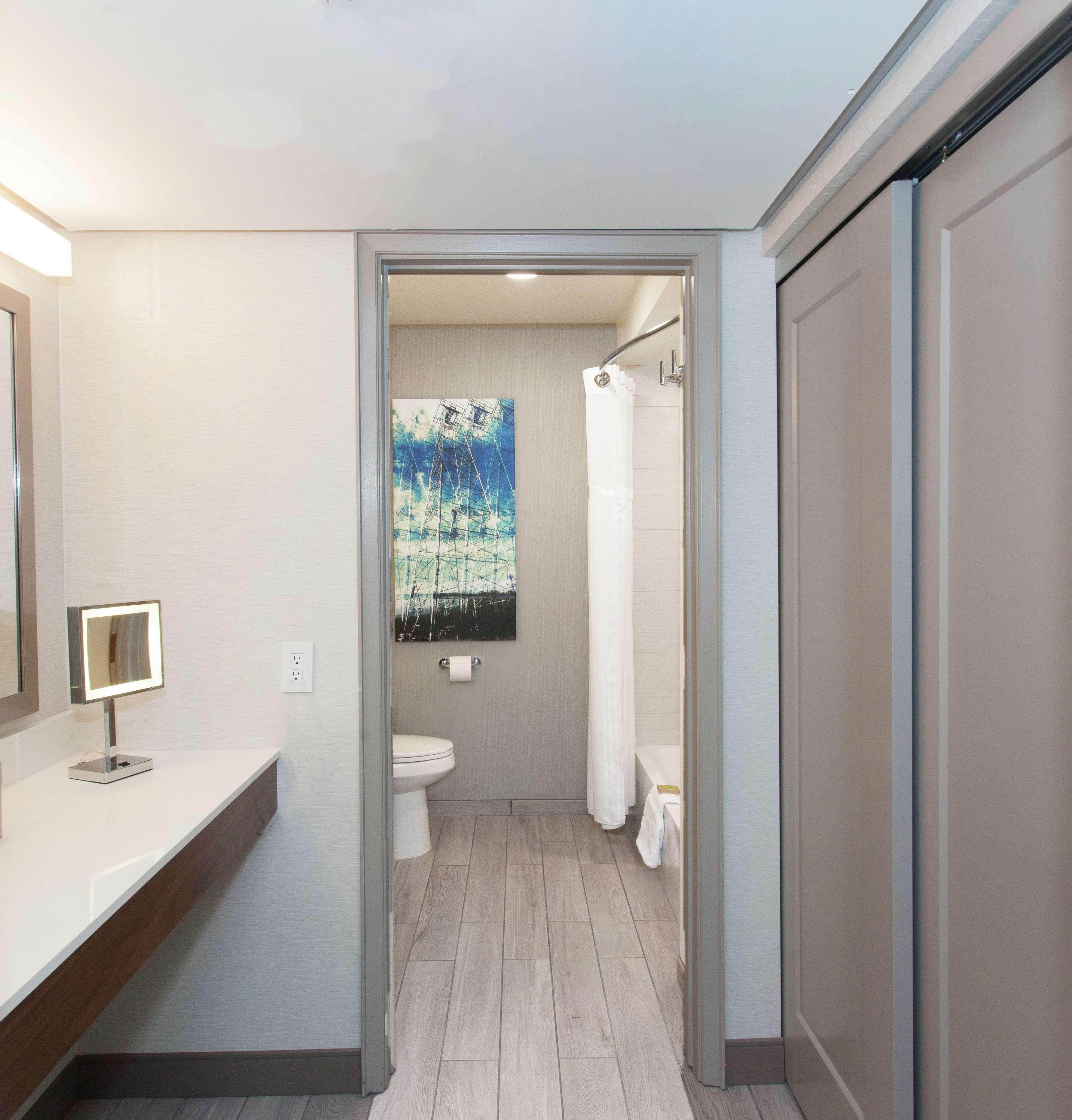 Doubletree By Hilton Bakersfield Hotel Ngoại thất bức ảnh