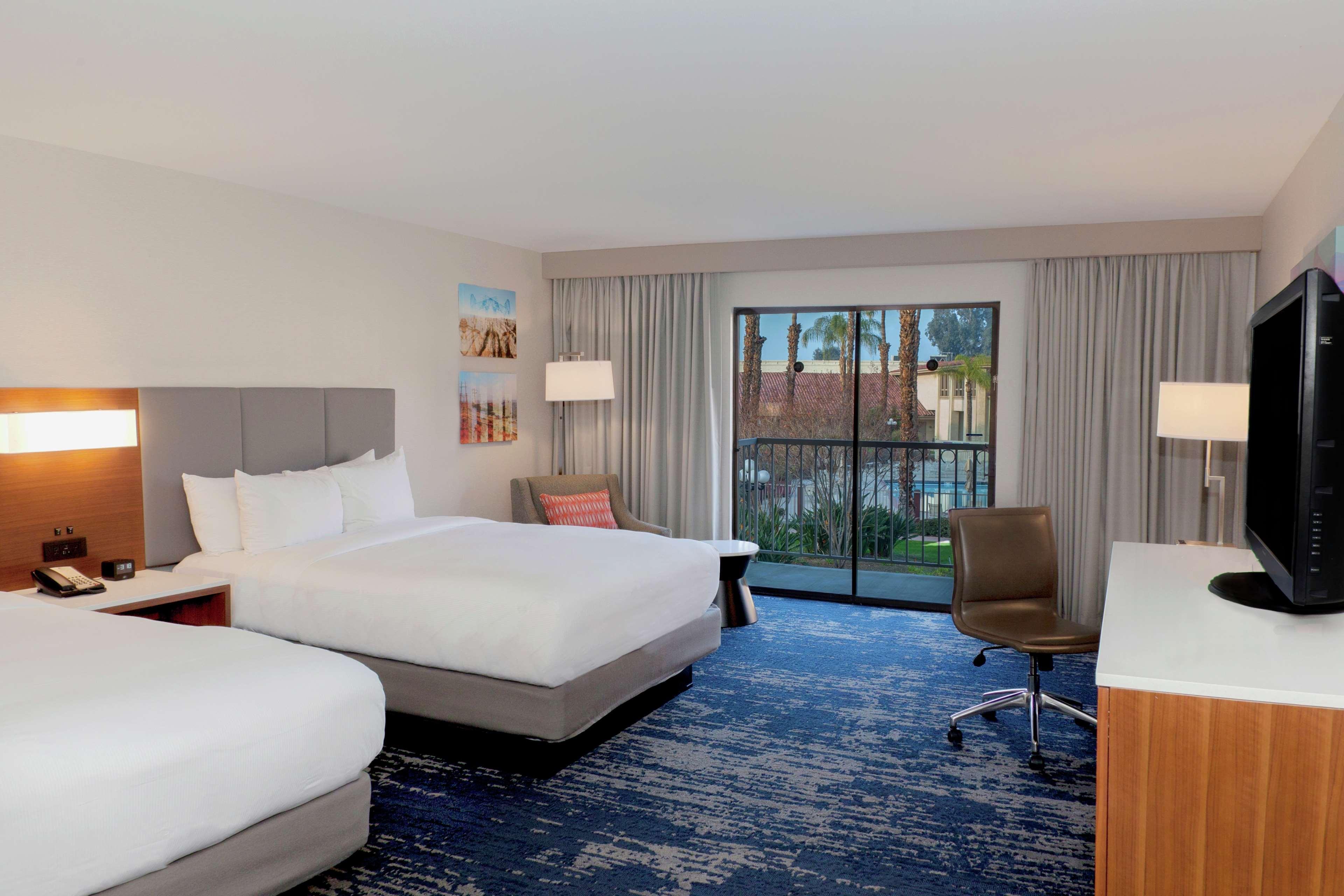 Doubletree By Hilton Bakersfield Hotel Ngoại thất bức ảnh