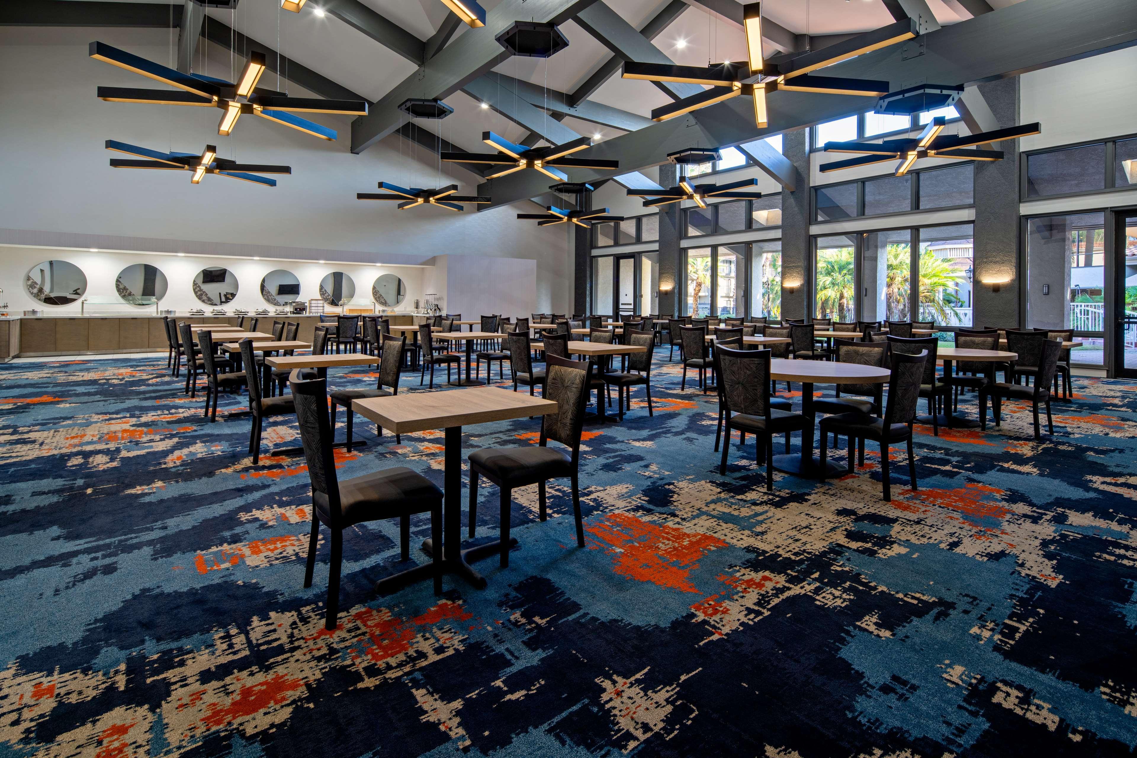 Doubletree By Hilton Bakersfield Hotel Ngoại thất bức ảnh