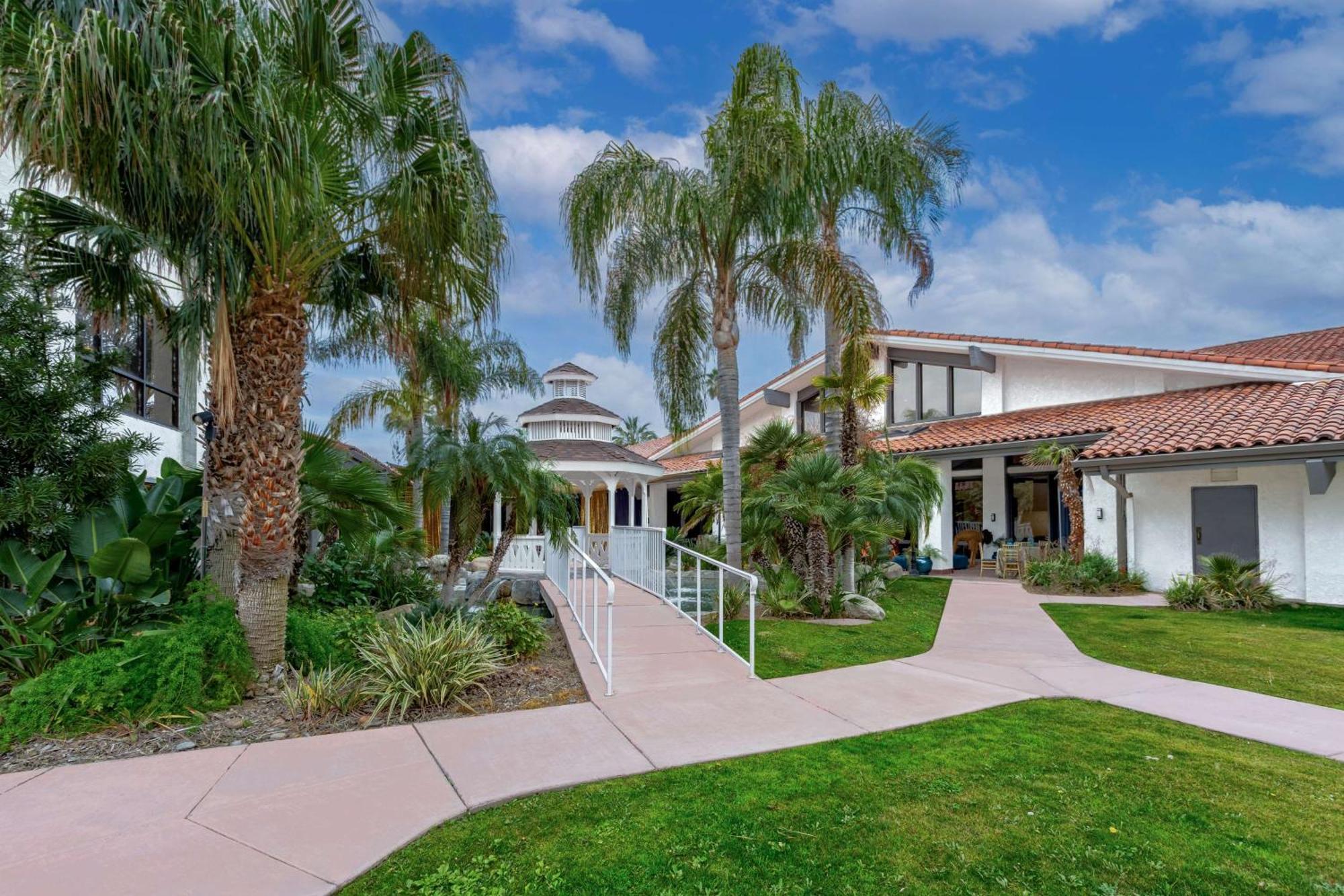 Doubletree By Hilton Bakersfield Hotel Ngoại thất bức ảnh