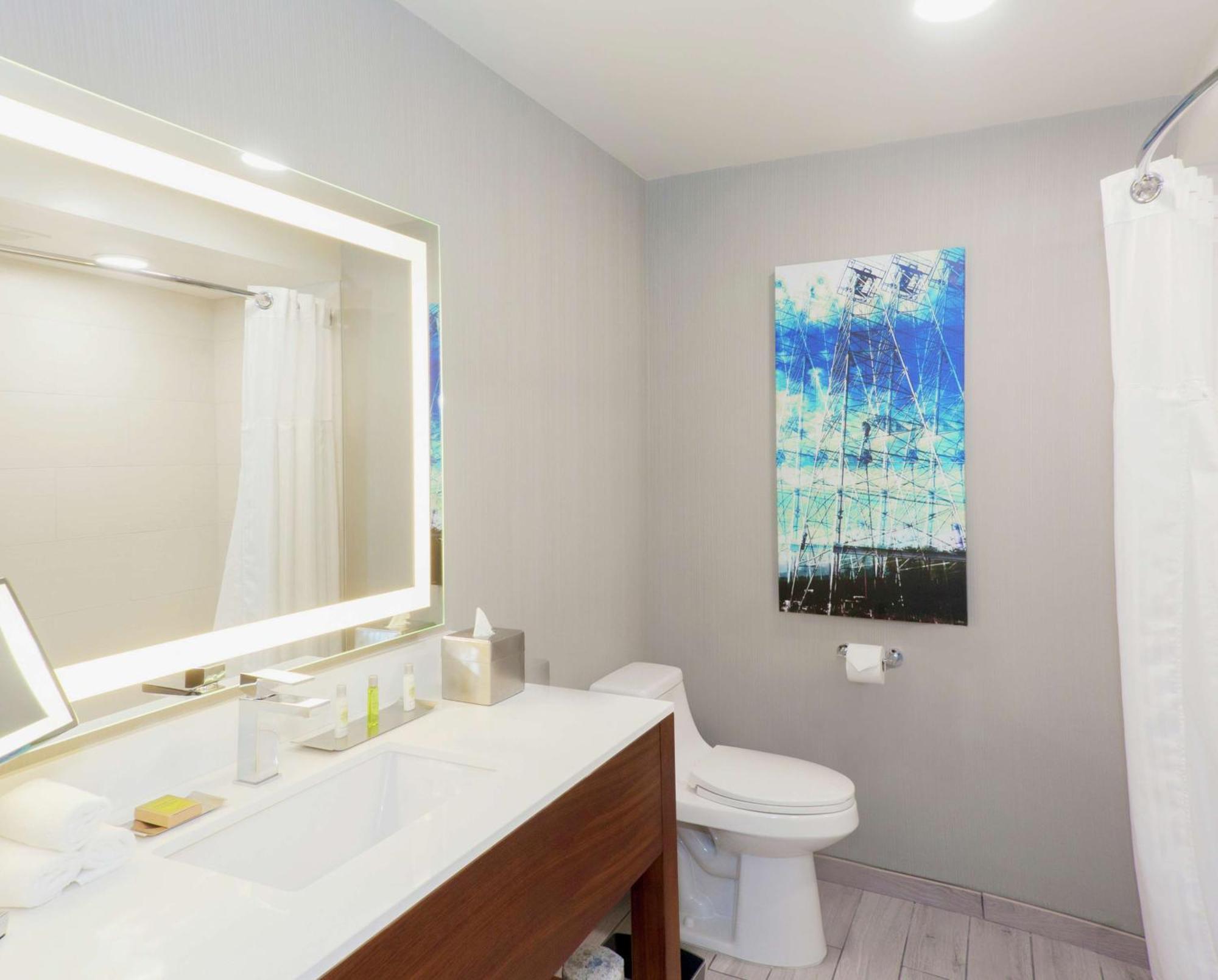 Doubletree By Hilton Bakersfield Hotel Ngoại thất bức ảnh