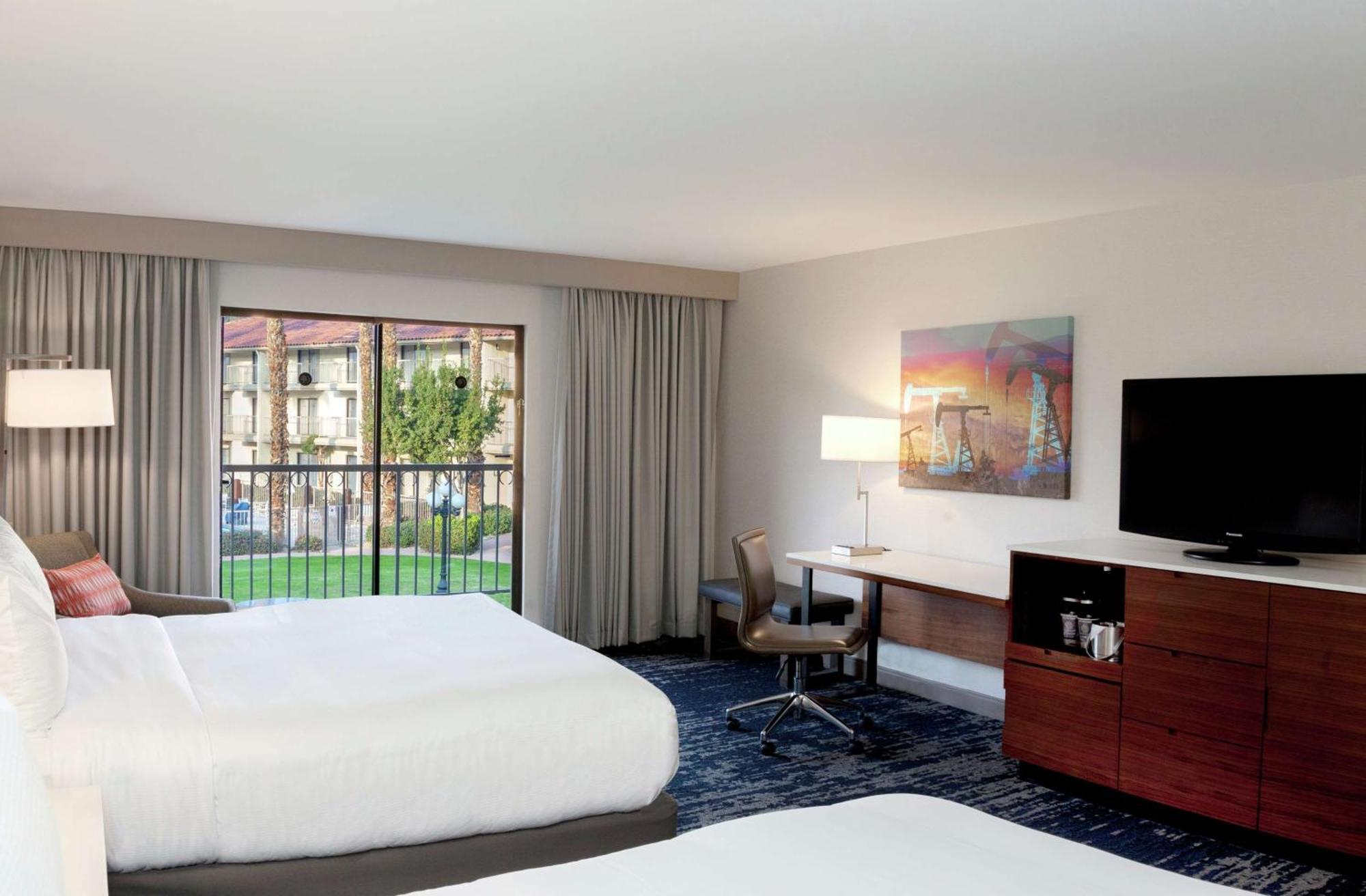 Doubletree By Hilton Bakersfield Hotel Ngoại thất bức ảnh
