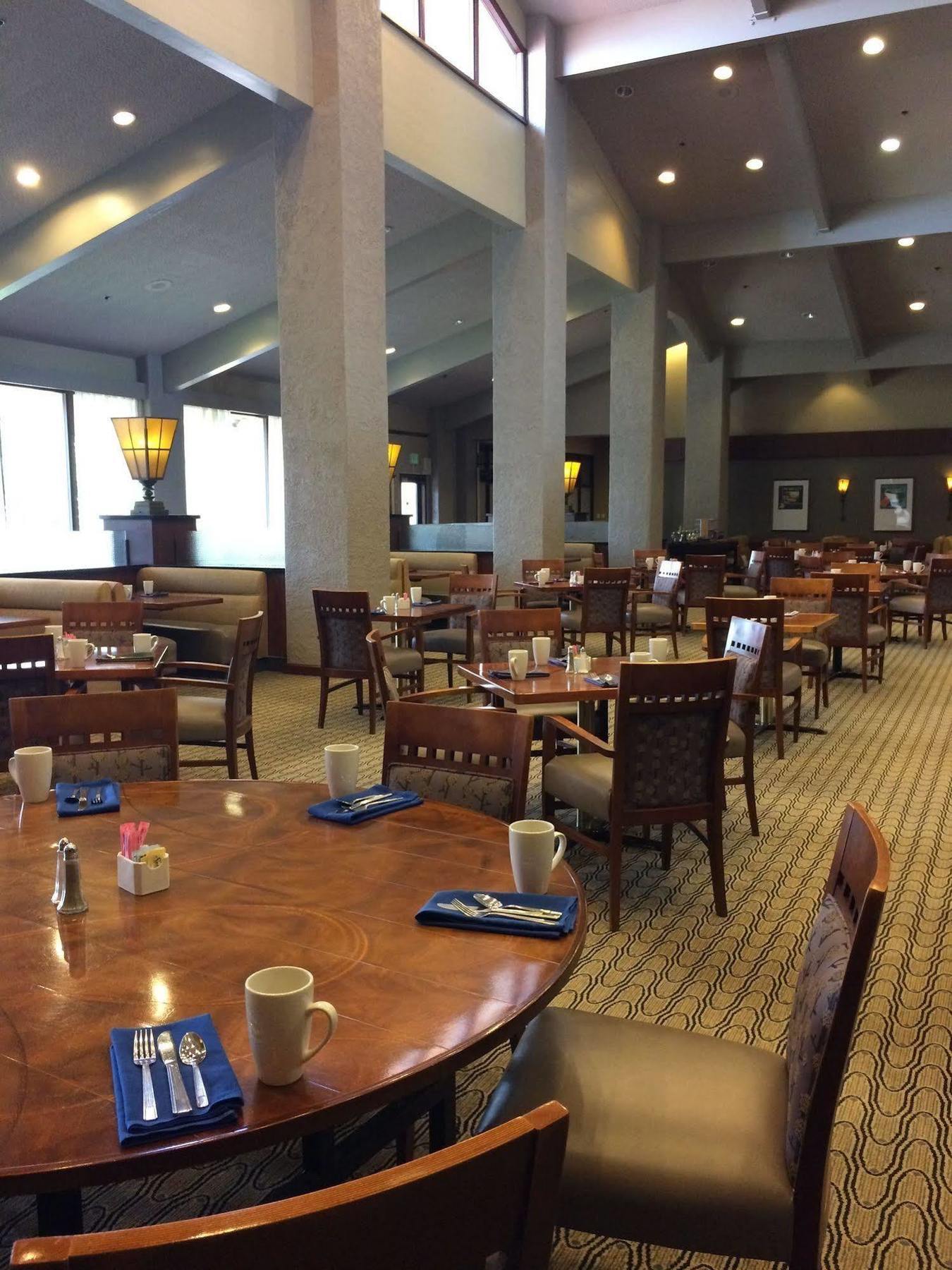 Doubletree By Hilton Bakersfield Hotel Ngoại thất bức ảnh