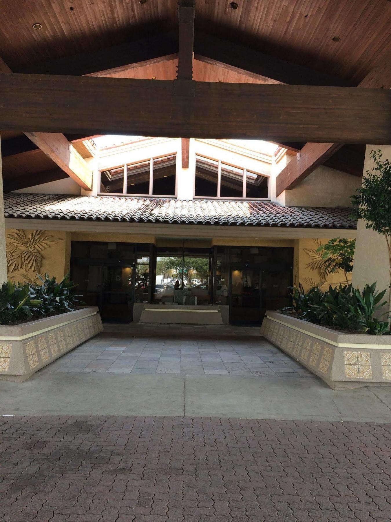 Doubletree By Hilton Bakersfield Hotel Ngoại thất bức ảnh