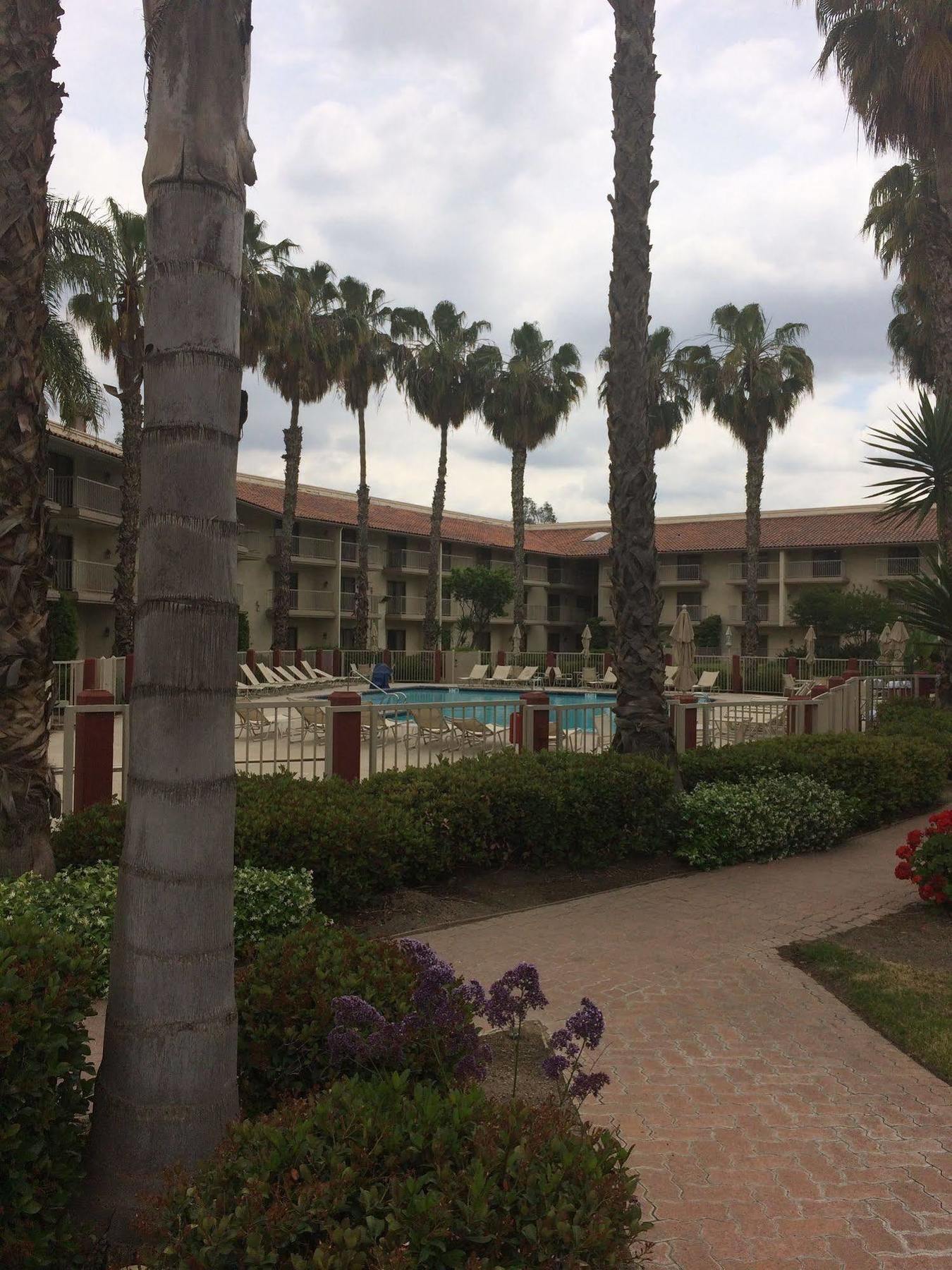 Doubletree By Hilton Bakersfield Hotel Ngoại thất bức ảnh